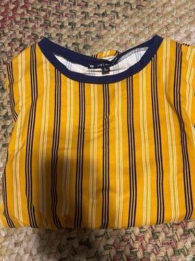 Striped Yellow Short Sleeve Crewneck Top - L